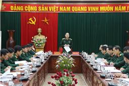 Hội đồng thi đua khen thưởng Quân khu: Xét, đề nghị tặng Cờ thi đua Chính phủ và Cờ thi đua Bộ Quốc phòng đối với 11 tập thể